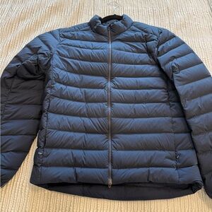Men’s Navigation Down Jacket in Navy in size Medium